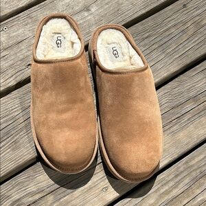 UGG Men's Tan Suede Slippers